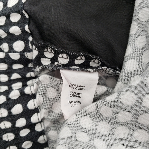 j. Crew Factory Polka Dot Pull-on Black and White Shorts, Size 8 - Picture 5 of 6